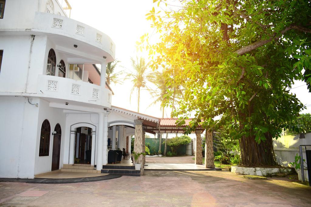 Shanthi Beach Resort Unawatuna Exterior foto